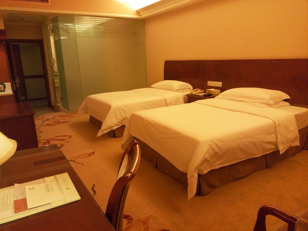 Vienna Hotel Beijing Room photo